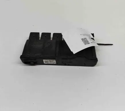 BMW 5 G30 G31 G38 Current control relay P00141659 P00141662