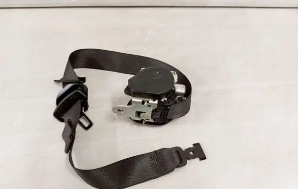 Opel Zafira C Front seatbelt 13312743