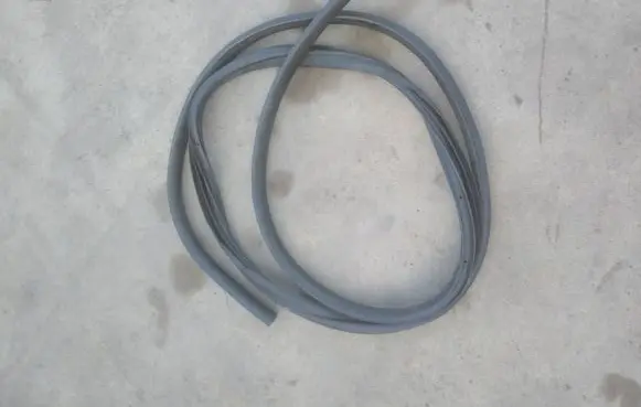 Ford Galaxy Rear door rubber seal (on body) 