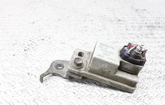Toyota Avensis T250 Window wiper relay 8594205030