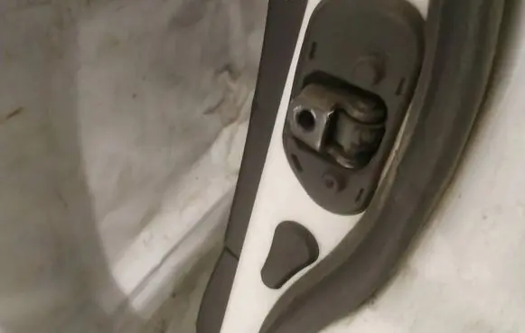 Ford Focus Rear door check strap stopper