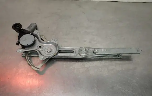 Toyota Corolla E140 E150 Front door electric window regulator 