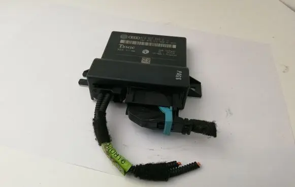 Audi A6 S6 C6 4F Gateway control module 4F0907468D 4F0910468A