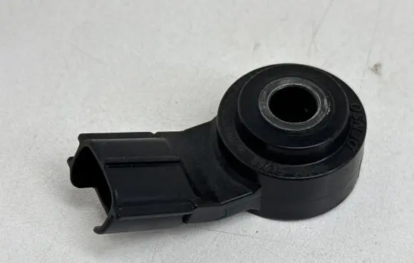 Lexus LS UCF30 Detonation knock sensor 1710001050 8961520090