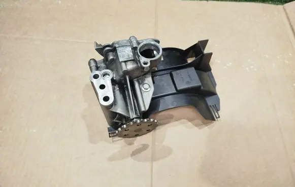 Renault Master III Oil pump 150009761R 111149107R