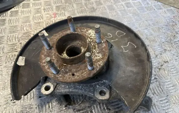 Opel Astra J Front wheel hub