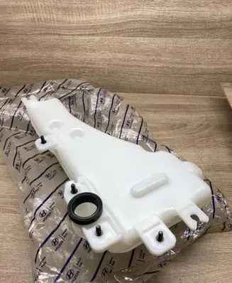 Hyundai H-1, Starex, Satellite Windshield washer fluid reservoir/tank 986104A010 986104A500