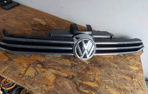 Volkswagen Golf Sportsvan Front bumper upper radiator grill 510853651Q