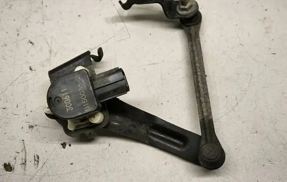 Lexus RX V Rear suspension height sensor lever B1500362 3C0611