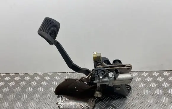 Dodge Grand Caravan Brake pedal P04721199AG 04721199AG
