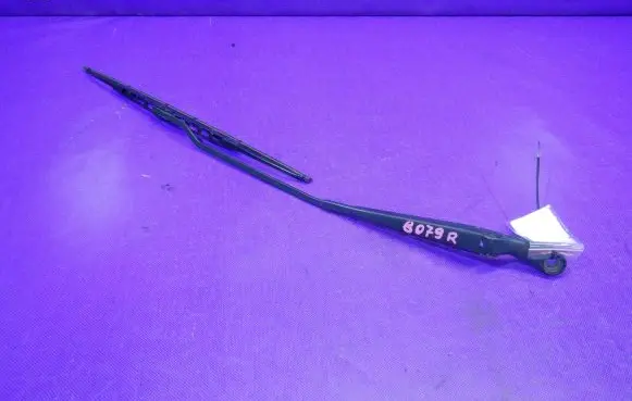 Volkswagen PASSAT B5 Front wiper blade arm 3B1955410