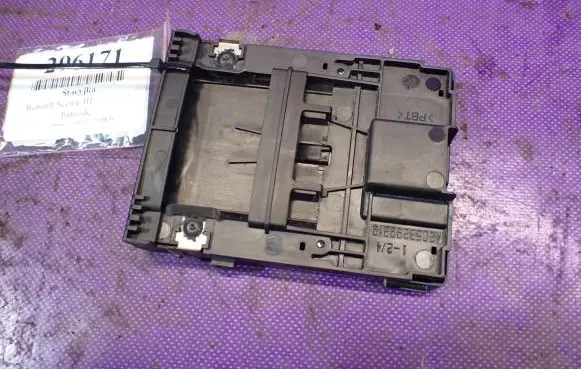 Renault Scenic III - Grand scenic III Ignition lock 285909828R