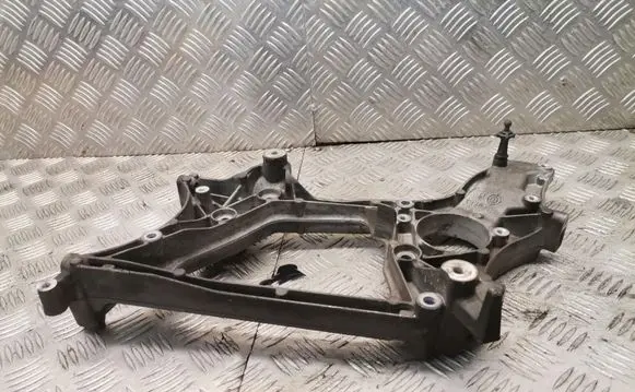 Mercedes-Benz E W212 Generator/alternator bracket a6512011109