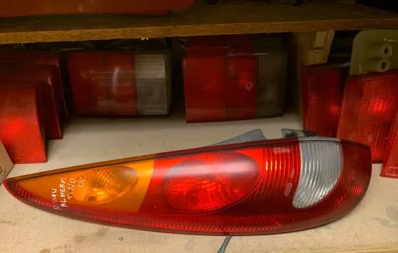 Nissan Almera Tino Rear/tail lights