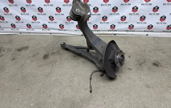 BMW 2 F46 Rear wheel hub spindle/knuckle