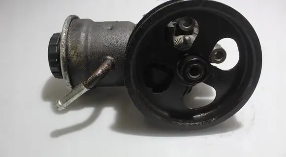 Toyota Corolla Verso E121 Power steering pump