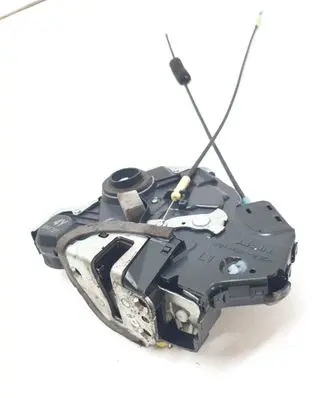 Suzuki Grand Vitara II Front door lock 6A1721