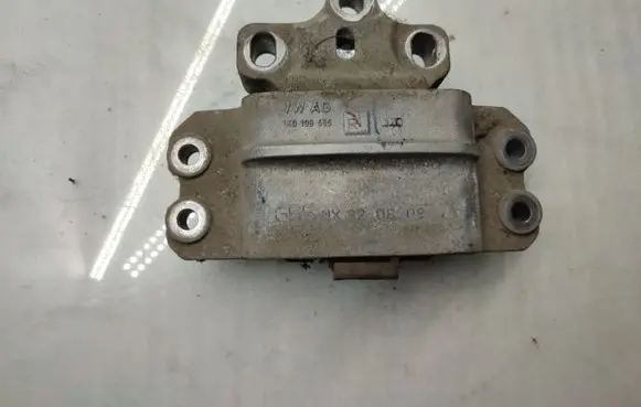 Volkswagen Jetta V Engine mount bracket 1K0199555
