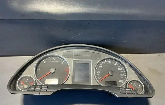 Audi A4 S4 B7 8E 8H Speedometer (instrument cluster) 8E0920901H