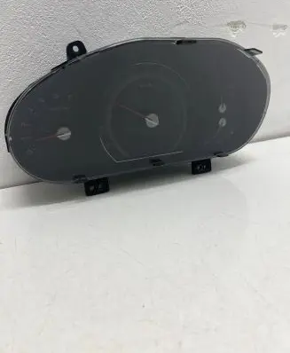 KIA Sportage Speedometer (instrument cluster) 940033U175 W175