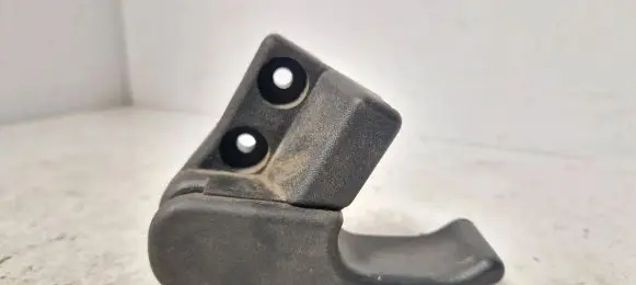 Engine bonnet (hood) release handle