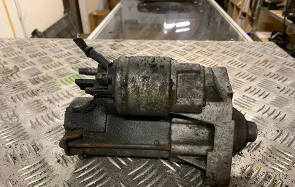 Renault Scenic III - Grand scenic III Starter motor TS12E9 8200836473