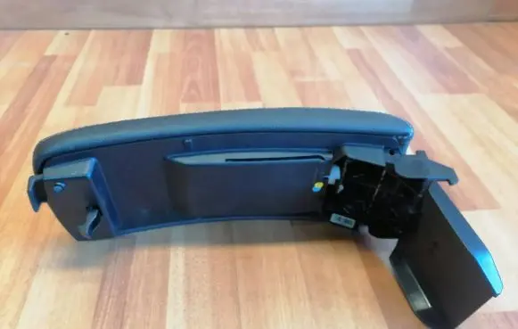 Renault Laguna III Armrest 1000967 47000140AB002 05613890000