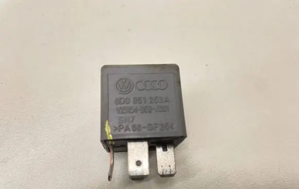 Audi A4 S4 B7 8E 8H Other relay 8D0951253A V23134B52X301
