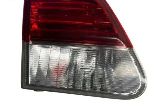 Toyota Avensis T270 Rear/tail lights E415478
