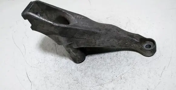 Audi A4 S4 B7 8E 8H Engine mounting bracket 8E0199307