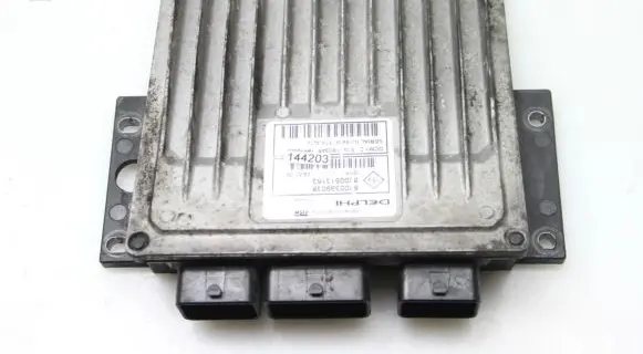 Renault Modus Engine control unit/module 8200399038