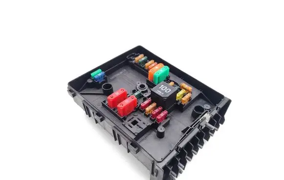 Volkswagen Touran I Fuse module 1K0937125A