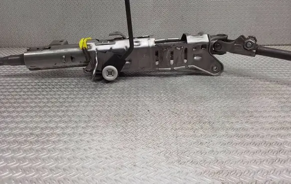 Steering wheel axle set
