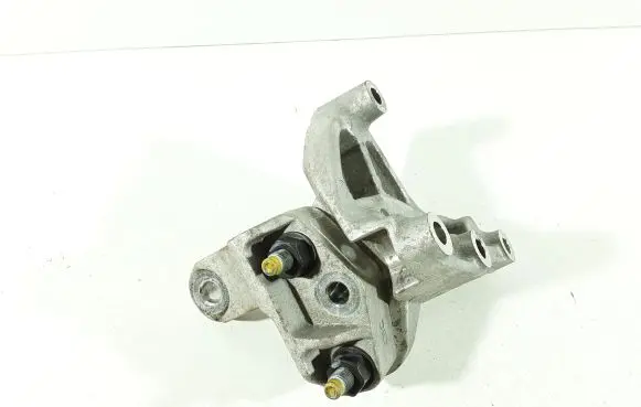KIA Xceed Engine mounting bracket