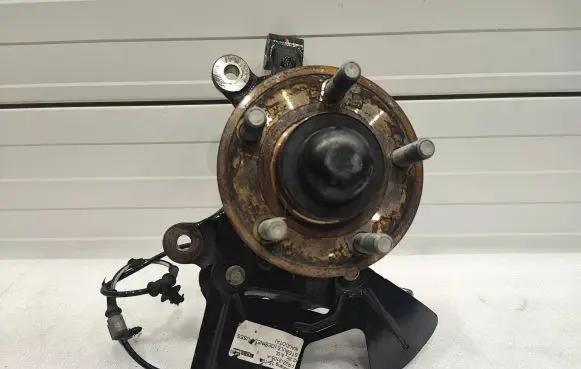 Ford Mustang VI Front wheel hub FR3Z3105A