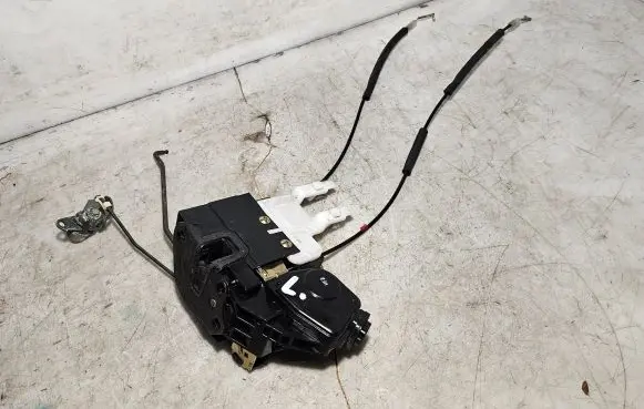Hyundai Santa Fe Front door lock