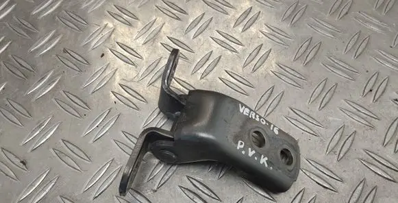 Toyota Verso Front door upper hinge