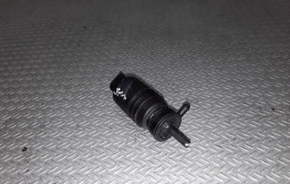 BMW 3 E46 Windscreen/windshield washer pump