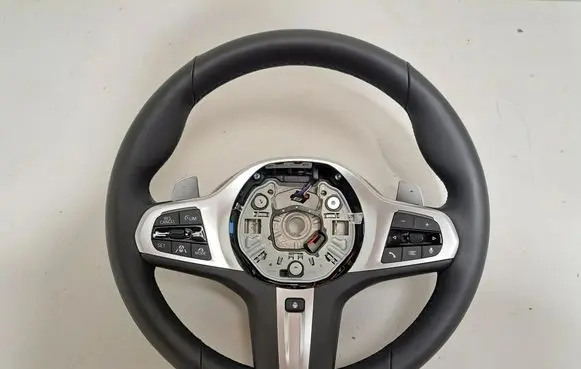 BMW 4 G22 G23 G24 G26 Steering wheel 8746693 5B6CD51