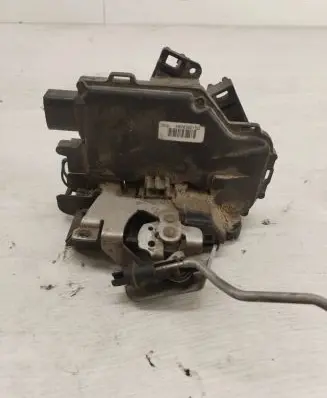 Audi A6 S6 C5 4B Rear door lock 4B0839015G