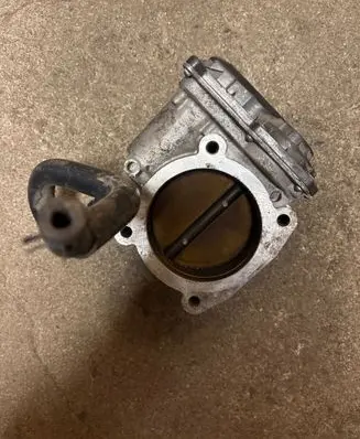 Volvo XC90 Throttle valve 30622273 000530760