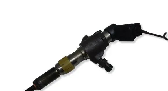 Ford C-MAX II Fuel injector 9674973080