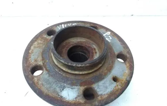 Volvo S60 Front wheel hub