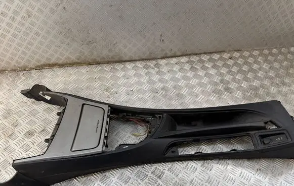 BMW 1 E81 E87 Center console