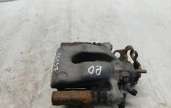 Opel Zafira B Rear brake caliper