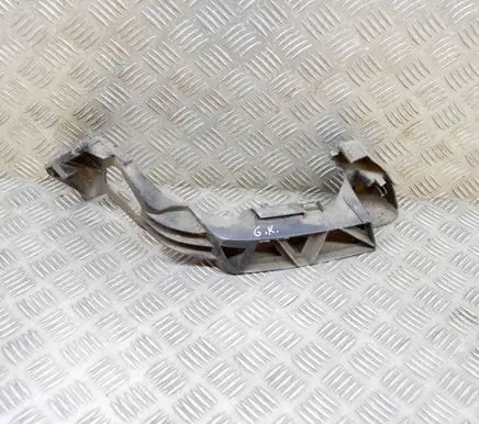 Rear bumper mounting bracket