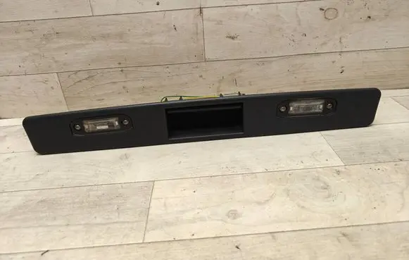 Volvo V70 Trunk door license plate light bar 30699743 31253018