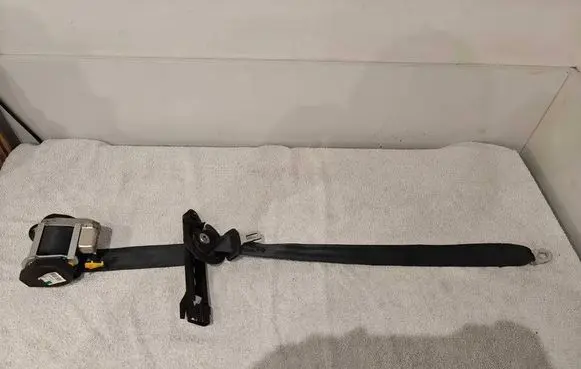 Volkswagen Golf VI Front seatbelt 1K4857705BG