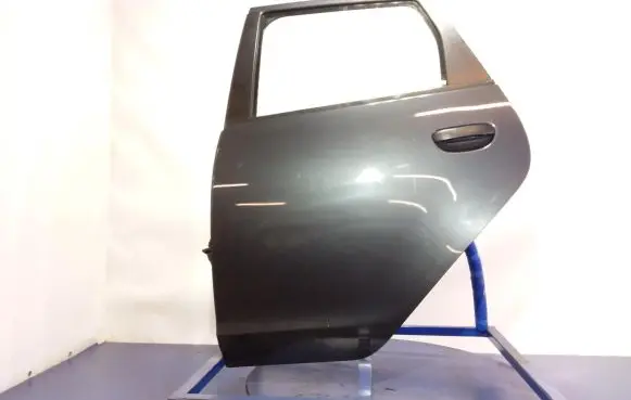 Mitsubishi Colt Rear door