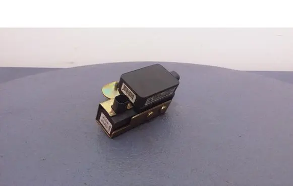 Volkswagen Golf IV ESP acceleration yaw rate sensor 1J0907657A